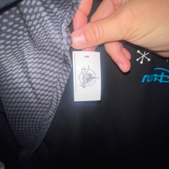 runDisney 2024 Disneyland Half Marathon x-large Jacket - Picture 5 of 7